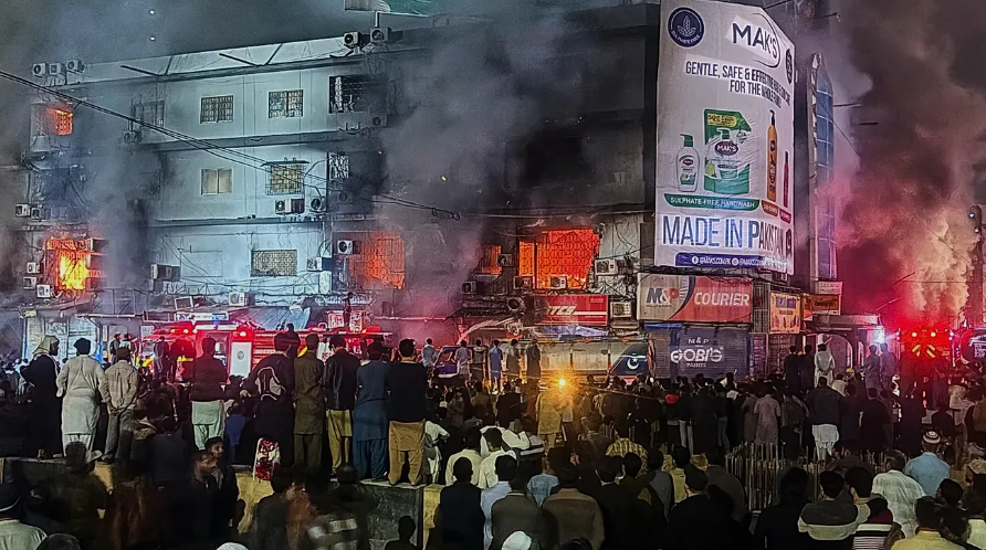 Tragis, Kebakaran Mal di Karachi Pakistan, 21 Orang Tewas, Puluhan Hilang